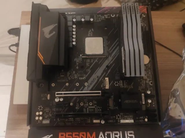 B550 AORUS ELITE + Ryzen 5 5600X (ジャンク？) B550 AORUS ELITE + Ryzen 5 5600X (ジャンク？) B550 AORUS ELITE +