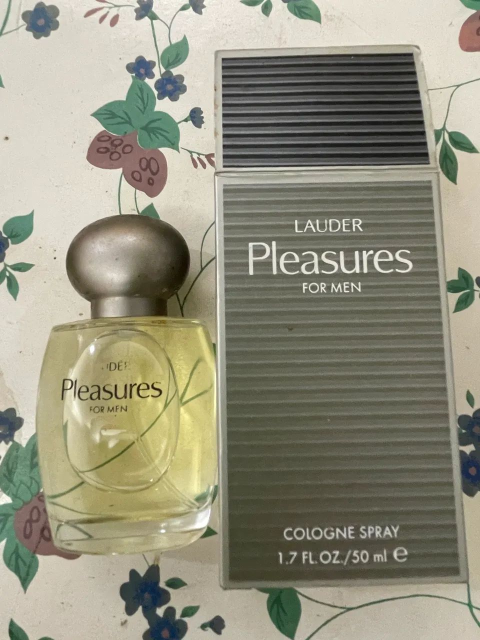 Perfume Estee Lauder Pleasures for men