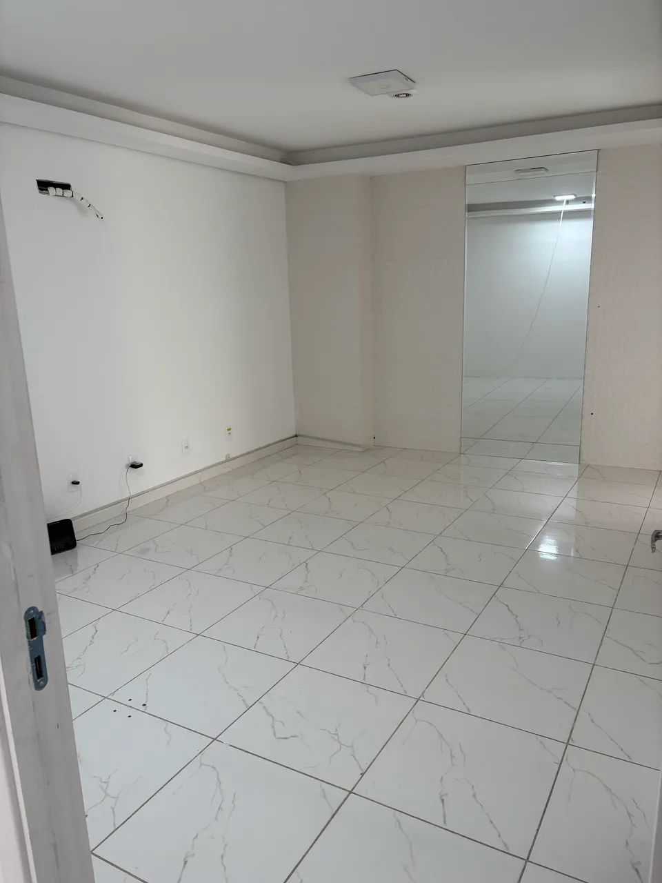 BAIXOU!!!! ALUGO EXCELENTE SALA COMERCIAL AO LADO DA STA CASA - Foto 4