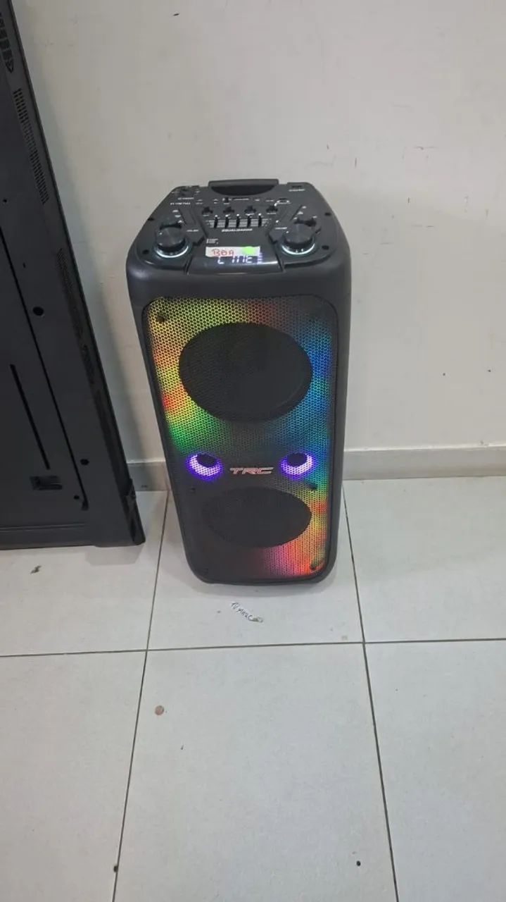 Vendo caixa trc original bluetooth 1700 watts perfeito 