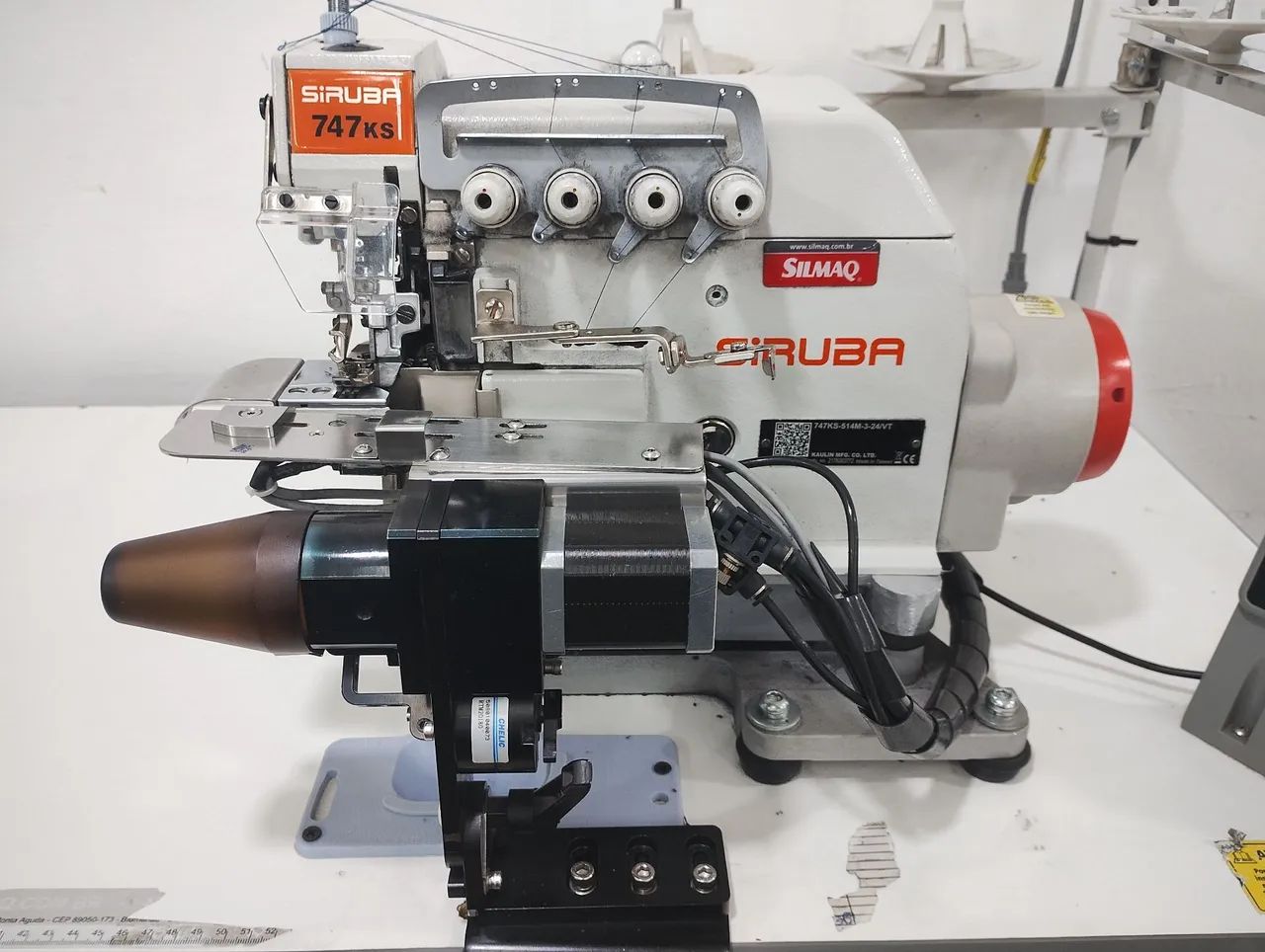 Máquina de costura overloque cilíndrica  - Foto 4