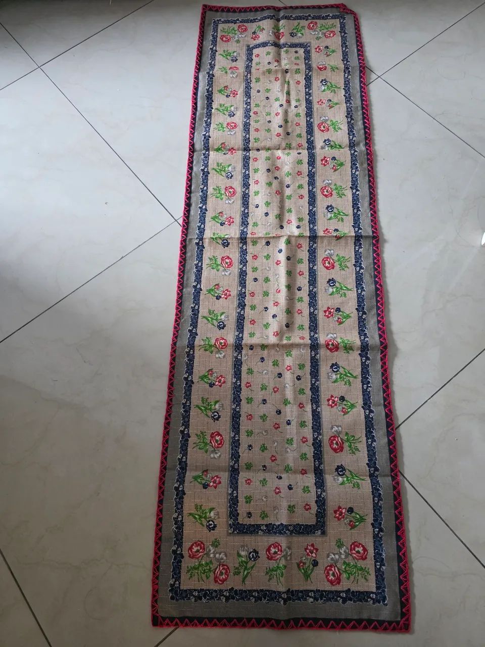 CAMINHO DE MESA E TOALHA