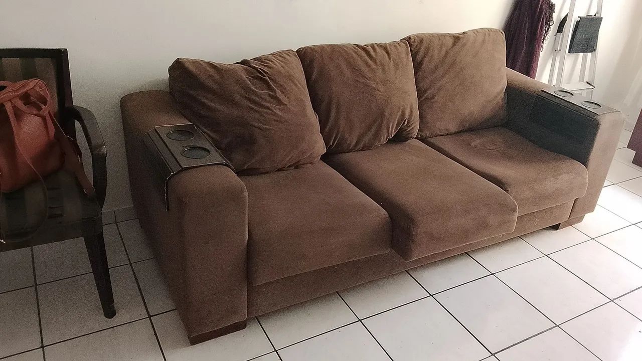 Sofá de três lugares com almofadas solta  - Foto 3