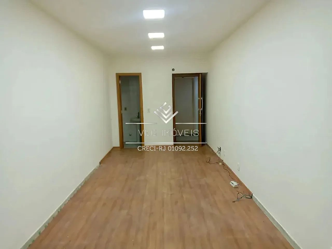 Salas em conjunto ou separadas para aluguel possui 28 m²  em Centro - Rio de Janeiro - RJ