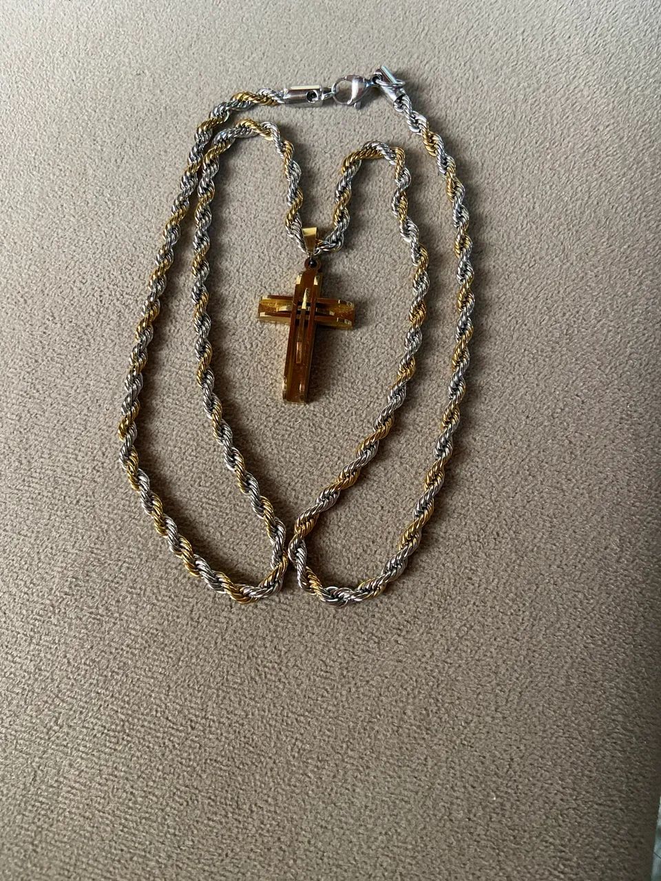 Cordão de aço cirúrgico 