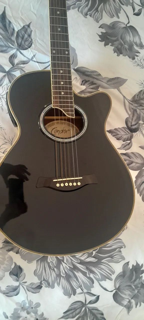 Violão elétrico condor com case gator