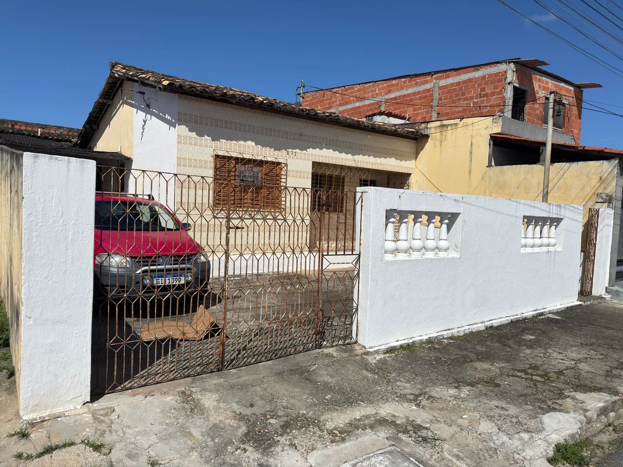 Casa no Bugio de esquina, próximo ao final de linha  - Foto 2