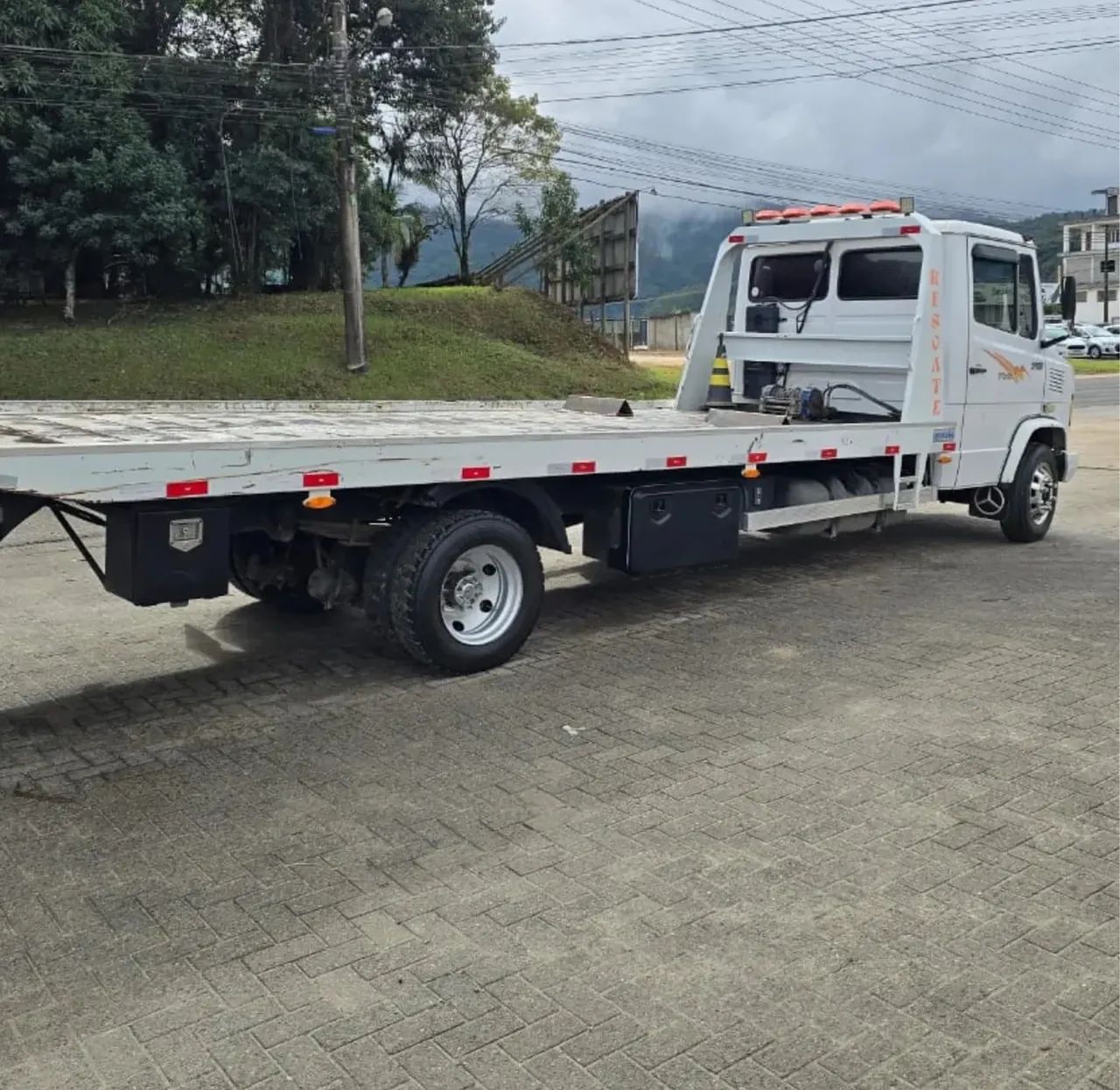 MB 710 plataforma guincho  - Foto 4