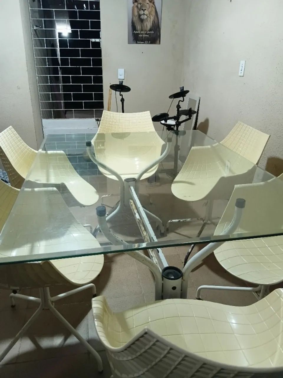 Mesa de vidro com 6 cadeiras - Foto 3