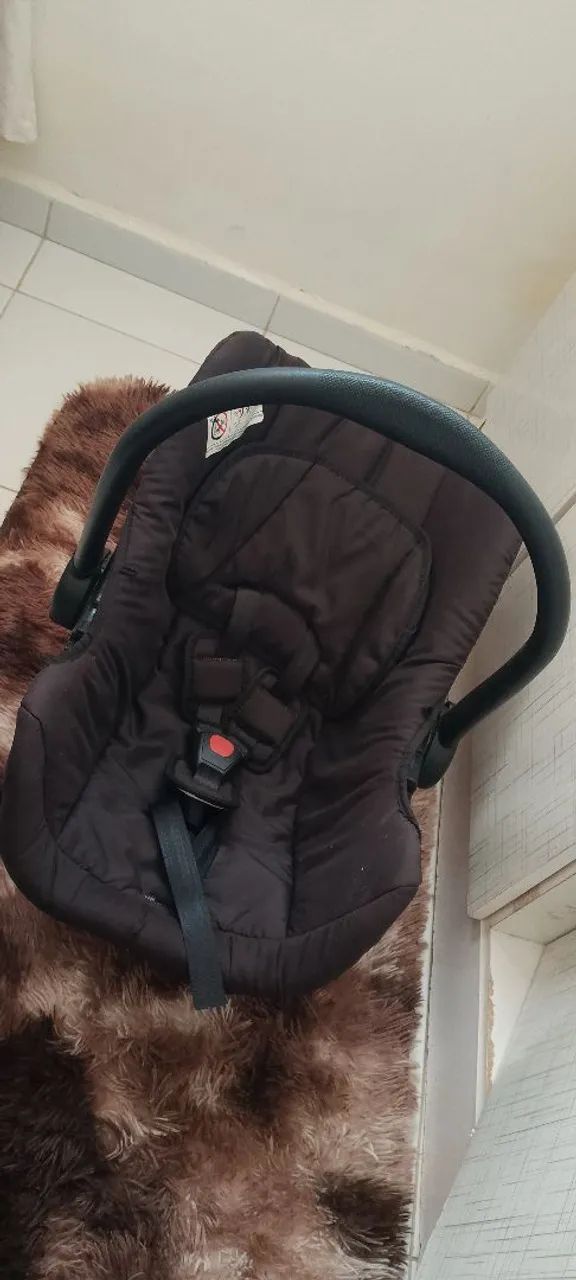 VENDO EXCELENTE BEBÊ CONFORTO BLACK  - Foto 2