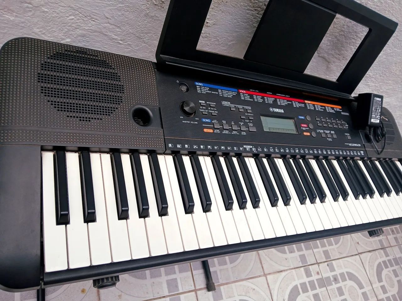 Teclado Yamaha PSR E263 - Foto 4