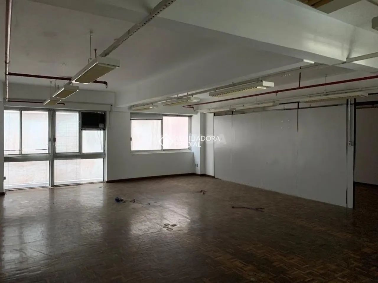 Excelente oportunidade de comprar sala comercial no centro - Foto 4
