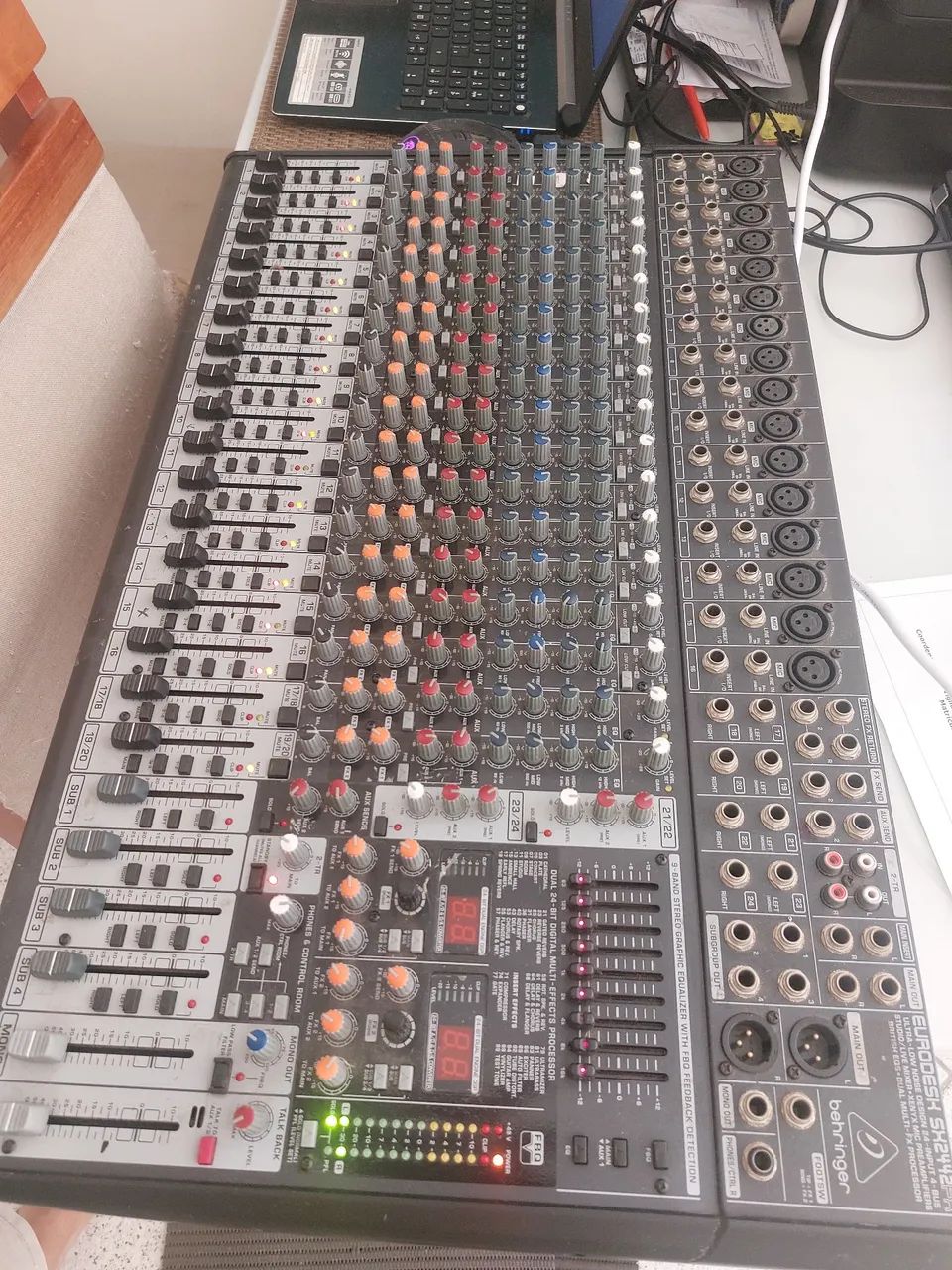 Mesa de som Behringer  - Foto 3