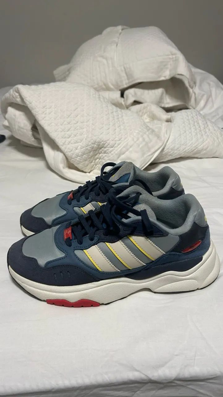 Tênis adidas 