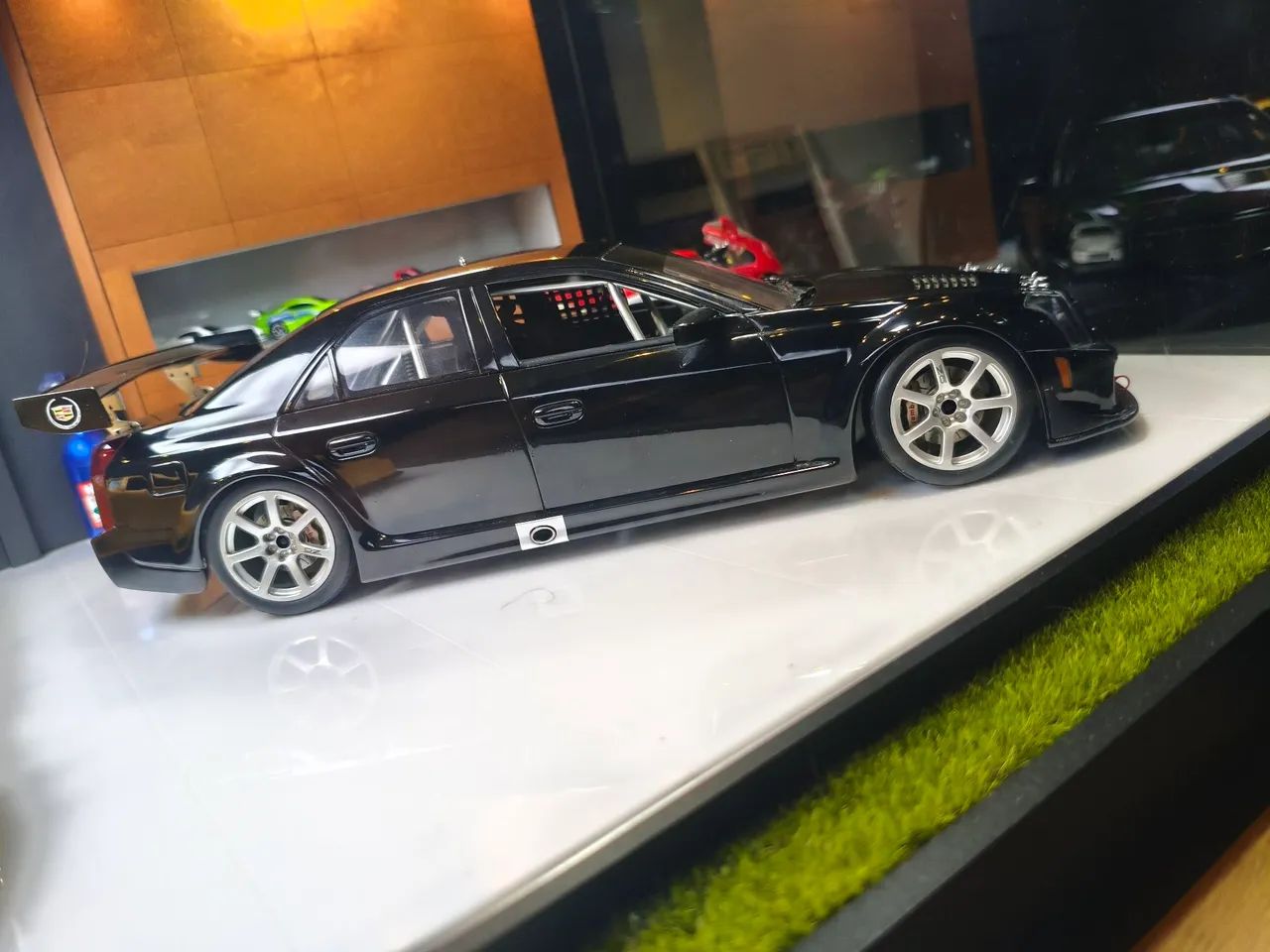 Cadillac 1/18 Autoart edição limitada Impecável - Sem caixa! - Foto 2