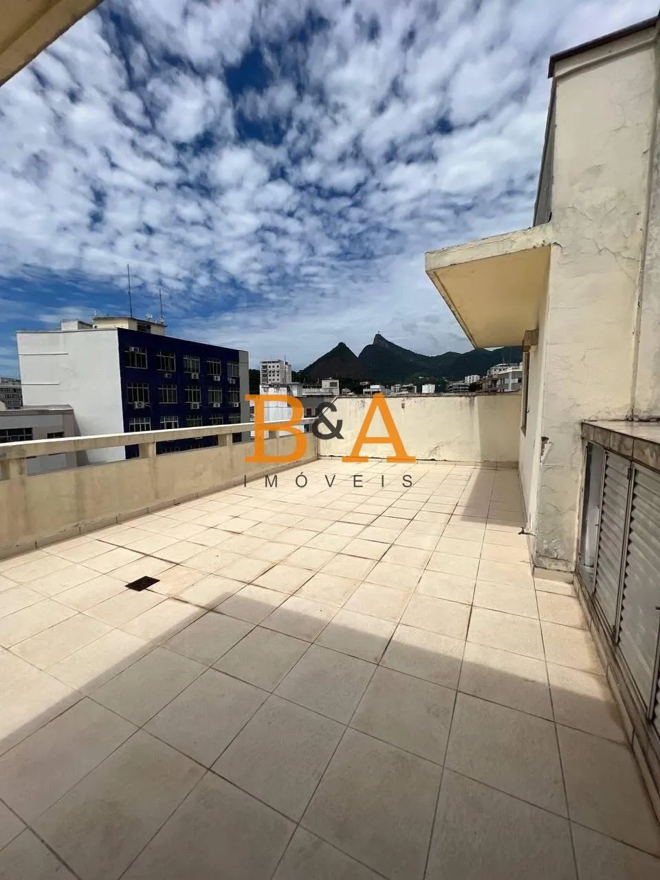 Cobertura linear com 239 m² e amplo terraço em Laranjeiras - Foto 3