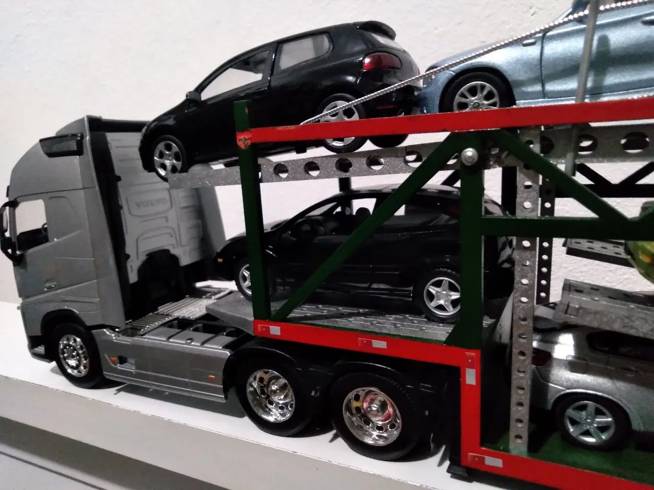 Miniatura Caminhão Volvo Cegonha Escala 1/32  - Foto 4