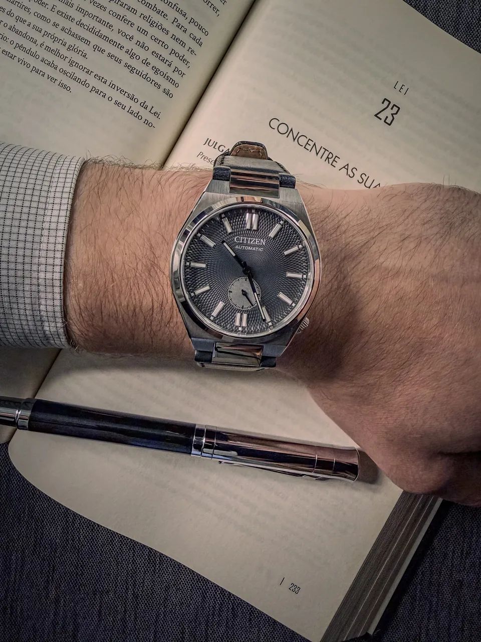 Citizen Tsuyosa Small Seconds Automático - Cinza - NK5010-01H