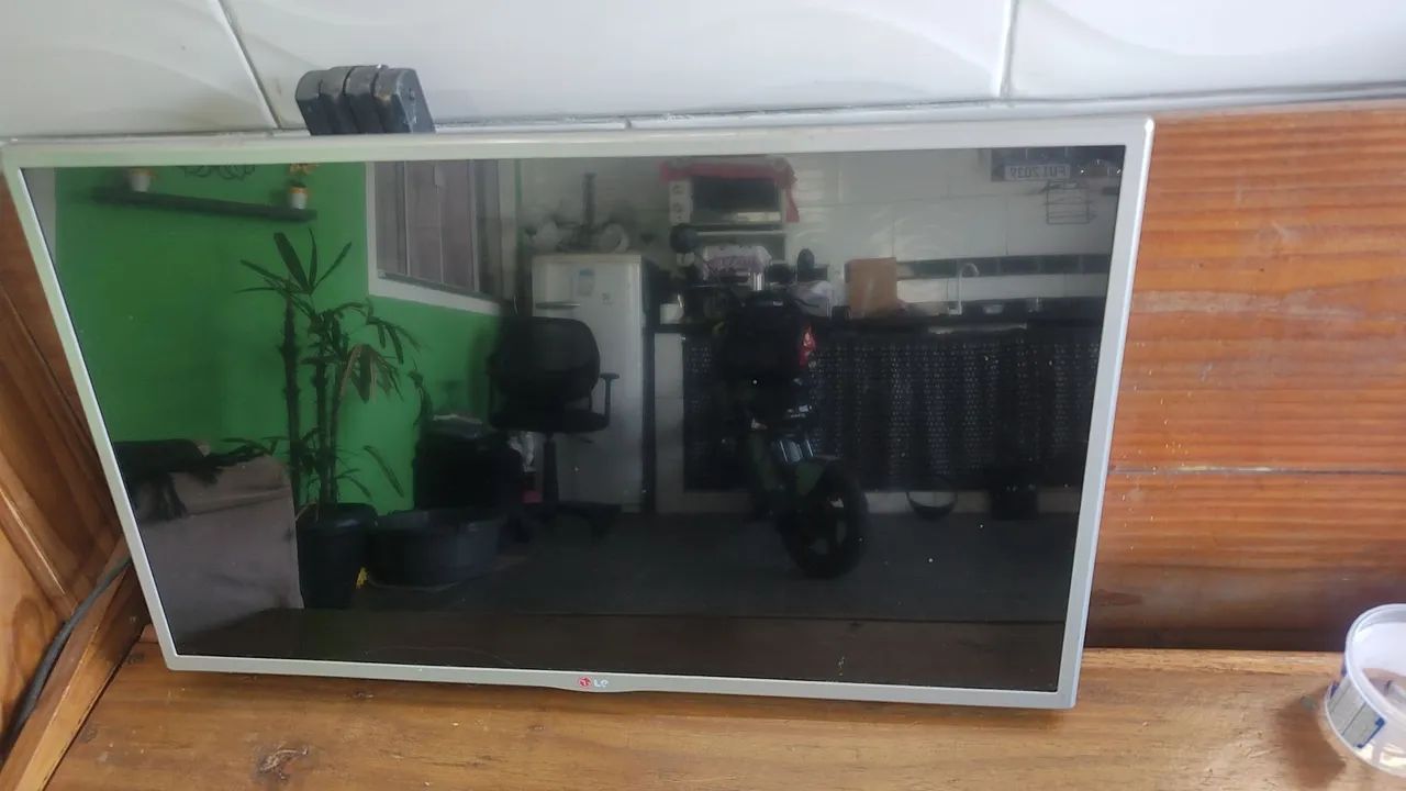 Tv LG retirada de peças 
