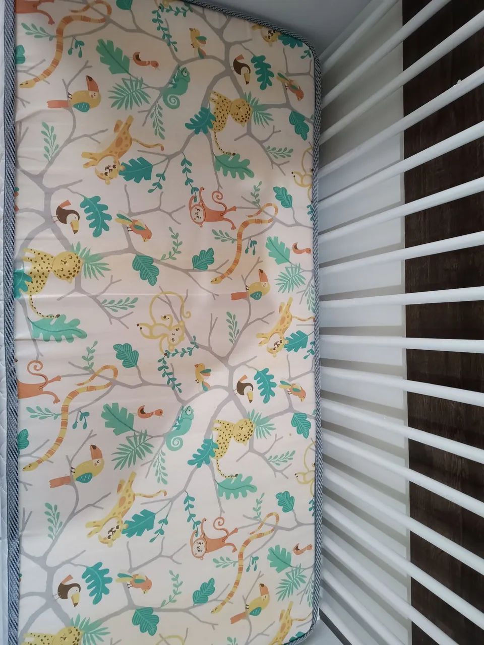 BERÇO INFANTIL BRANCO - EM OTIMO ESTADO, COM COLCHÃO.  - Foto 4