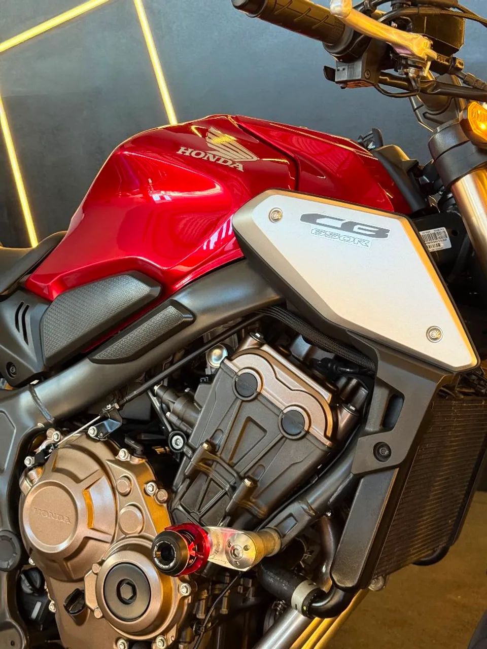 CB 650 R 2022 - Foto 5