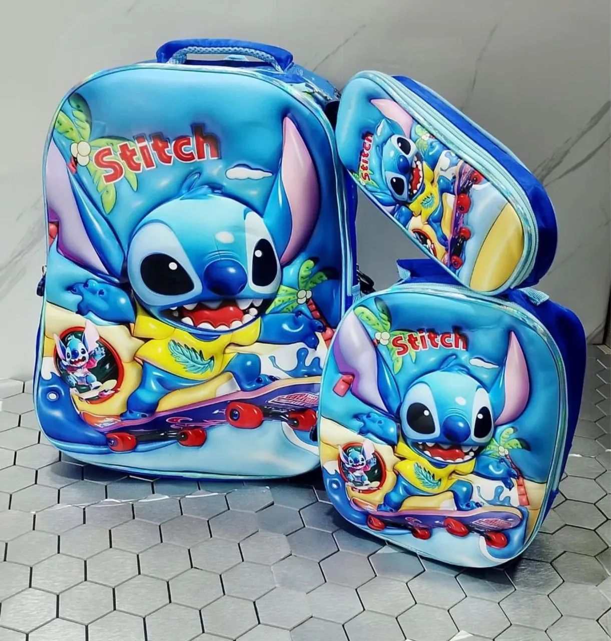 Kit mochila Stitch para menino com lancheira e estojo  - Foto 2