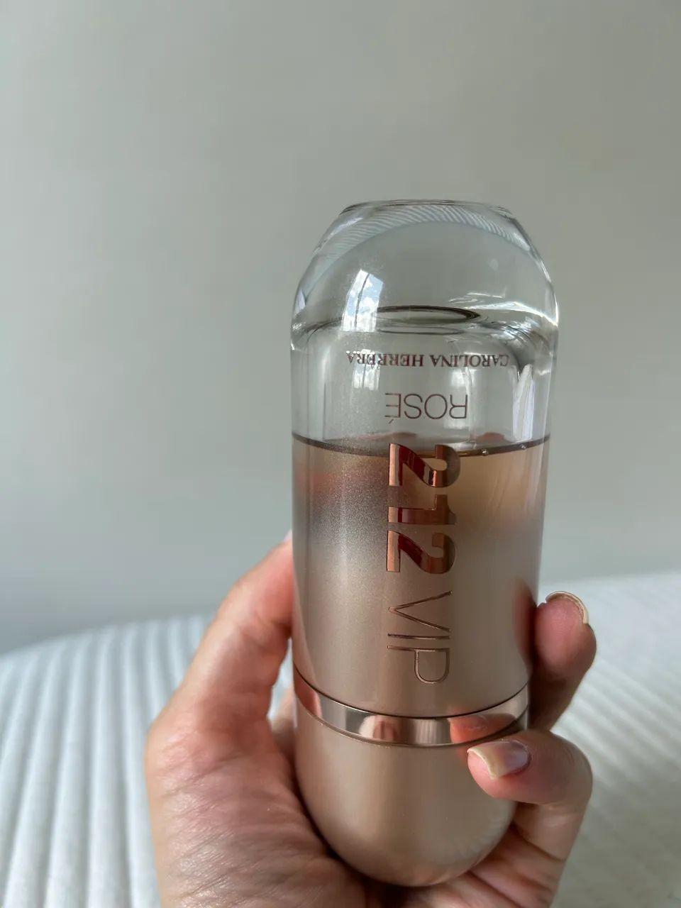 Perfume 212 VIP Rosé de Carolina Herrera 80ml - Foto 5