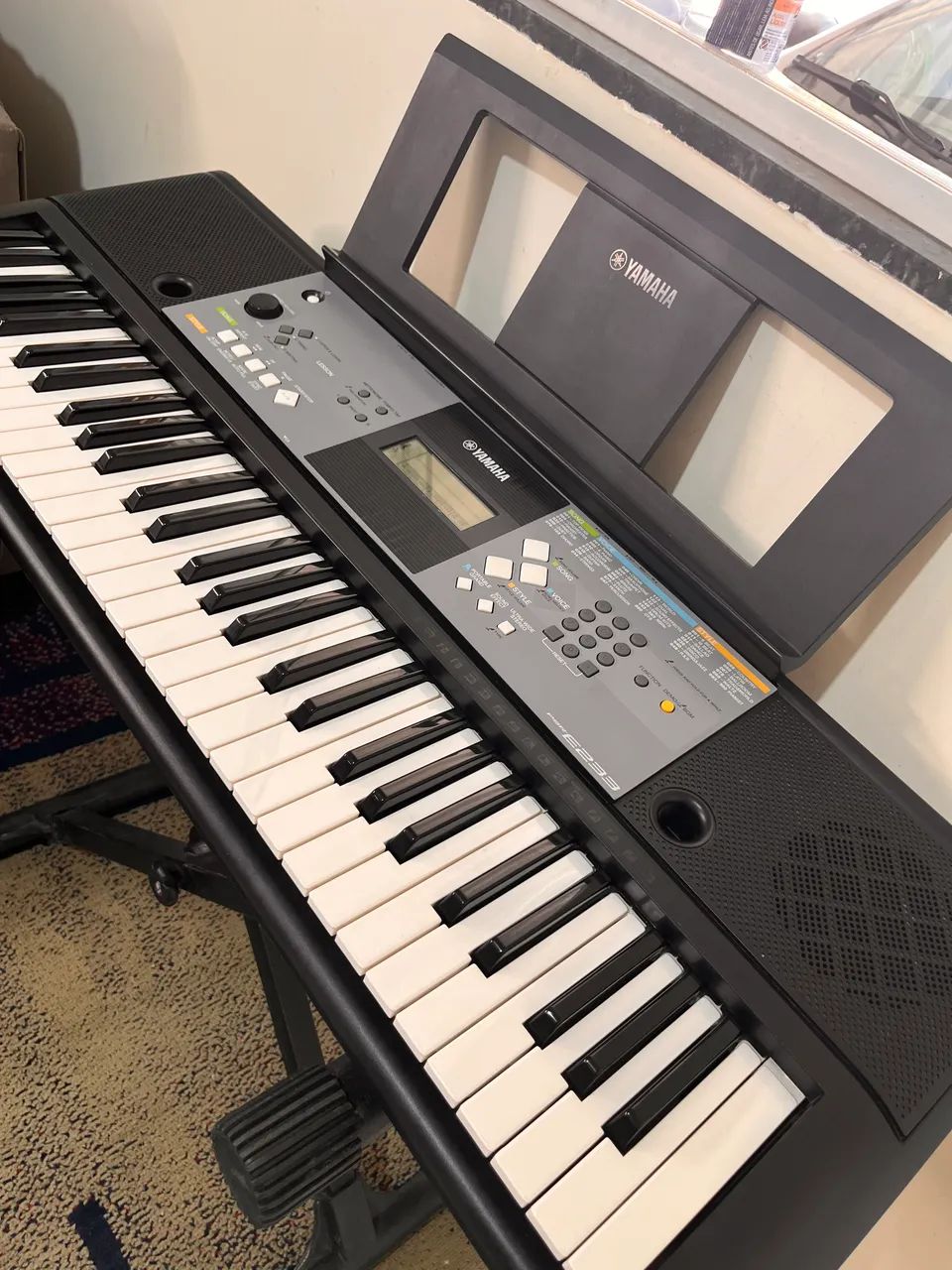 Teclado YAMAHA PSR E233  - Foto 5