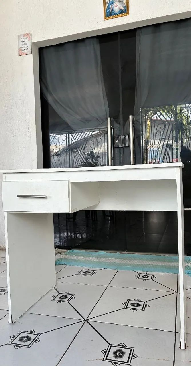 Mesa escrivaninha com gaveta - Branca - Foto 2