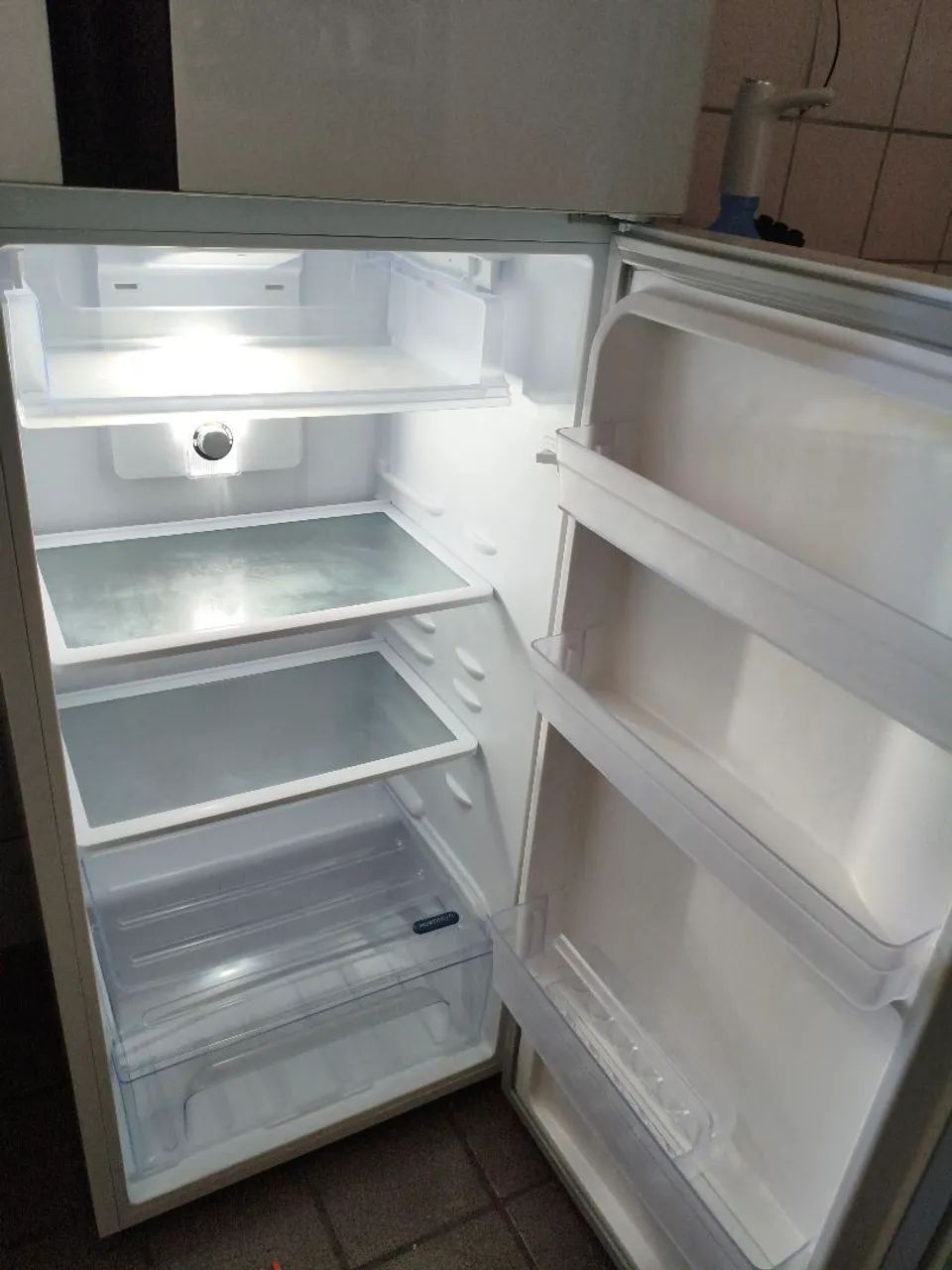 Geladeira Eletrolux 320 nova - Foto 2