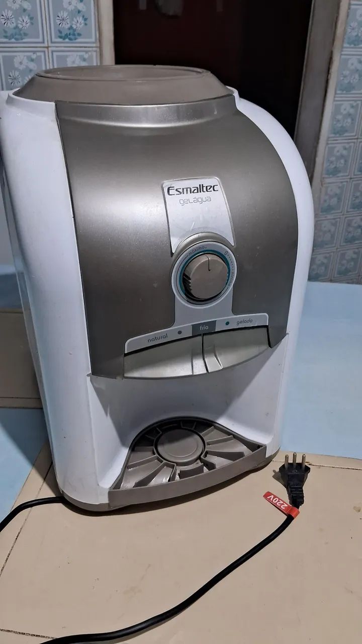 VENDO GELAGUA  ESMALTEC 