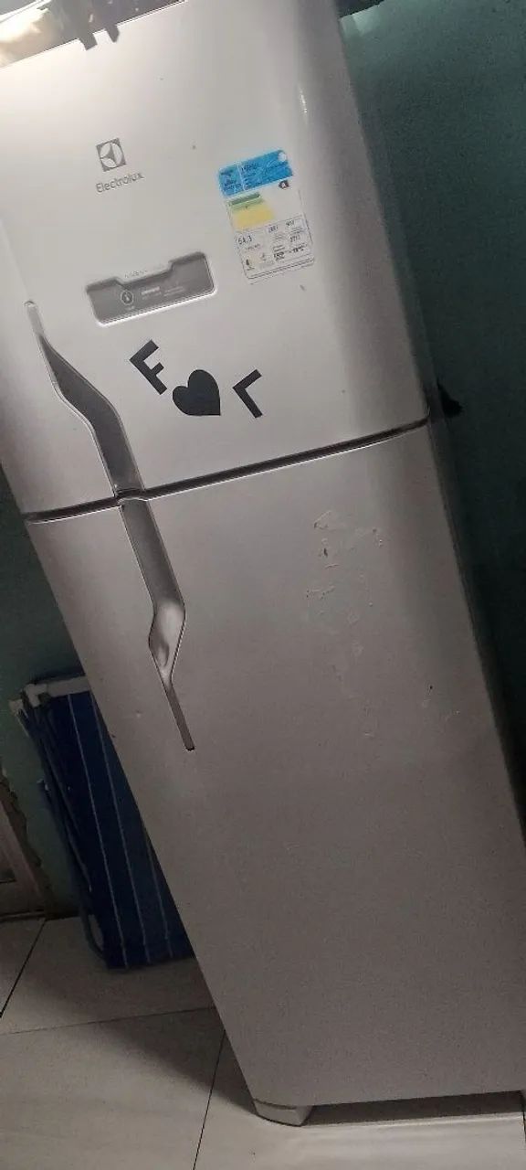 Vendo geladeira 