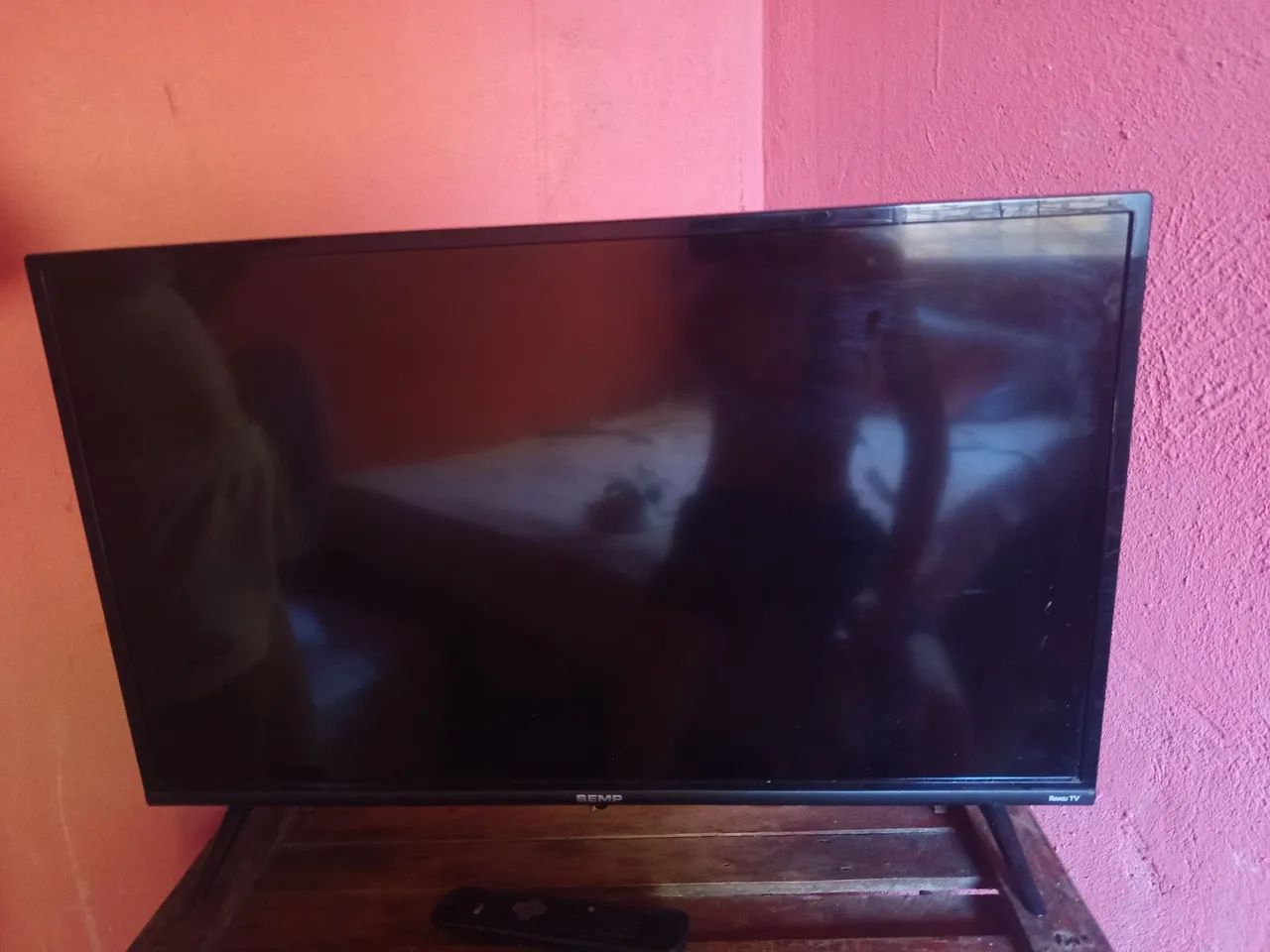 Tv Semp 32 polegadas, vender pq irei mudar para outro estado com voltagem n compatível 