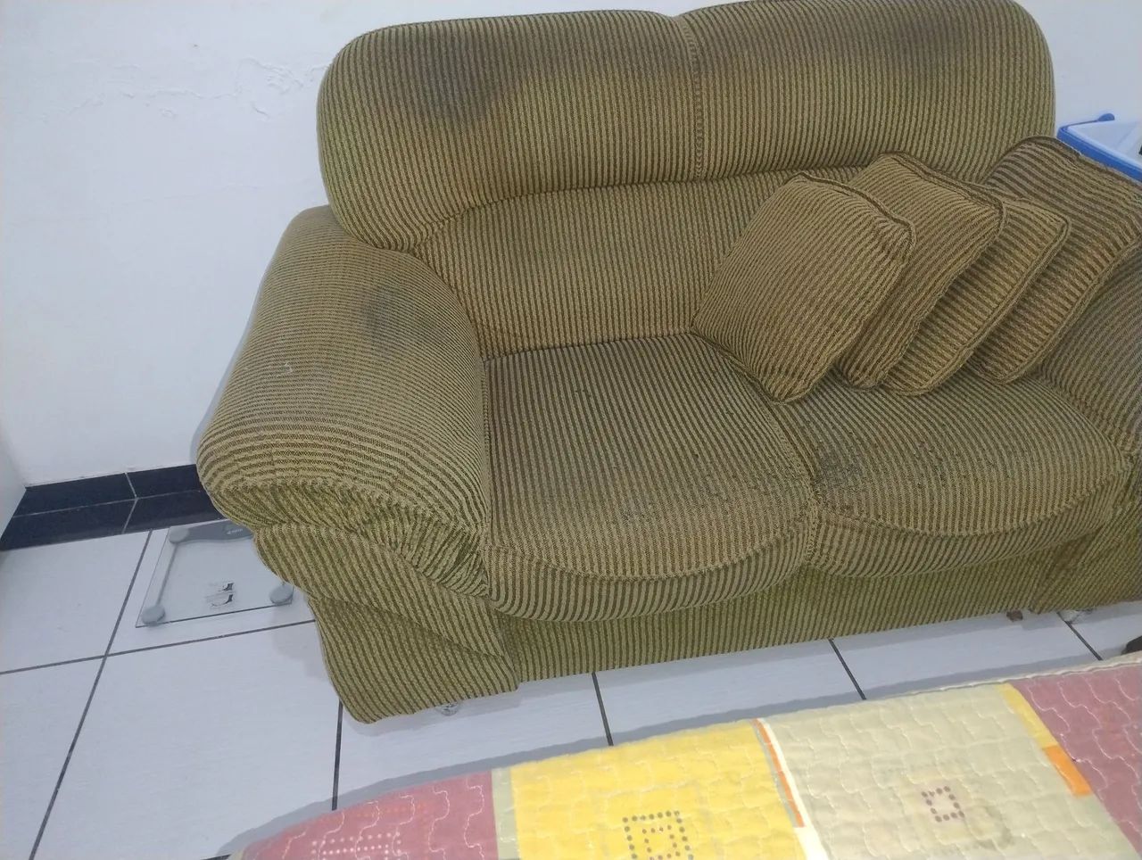 Jogo de sofá 3 e 2 lugares. Vendo barato  - Foto 2