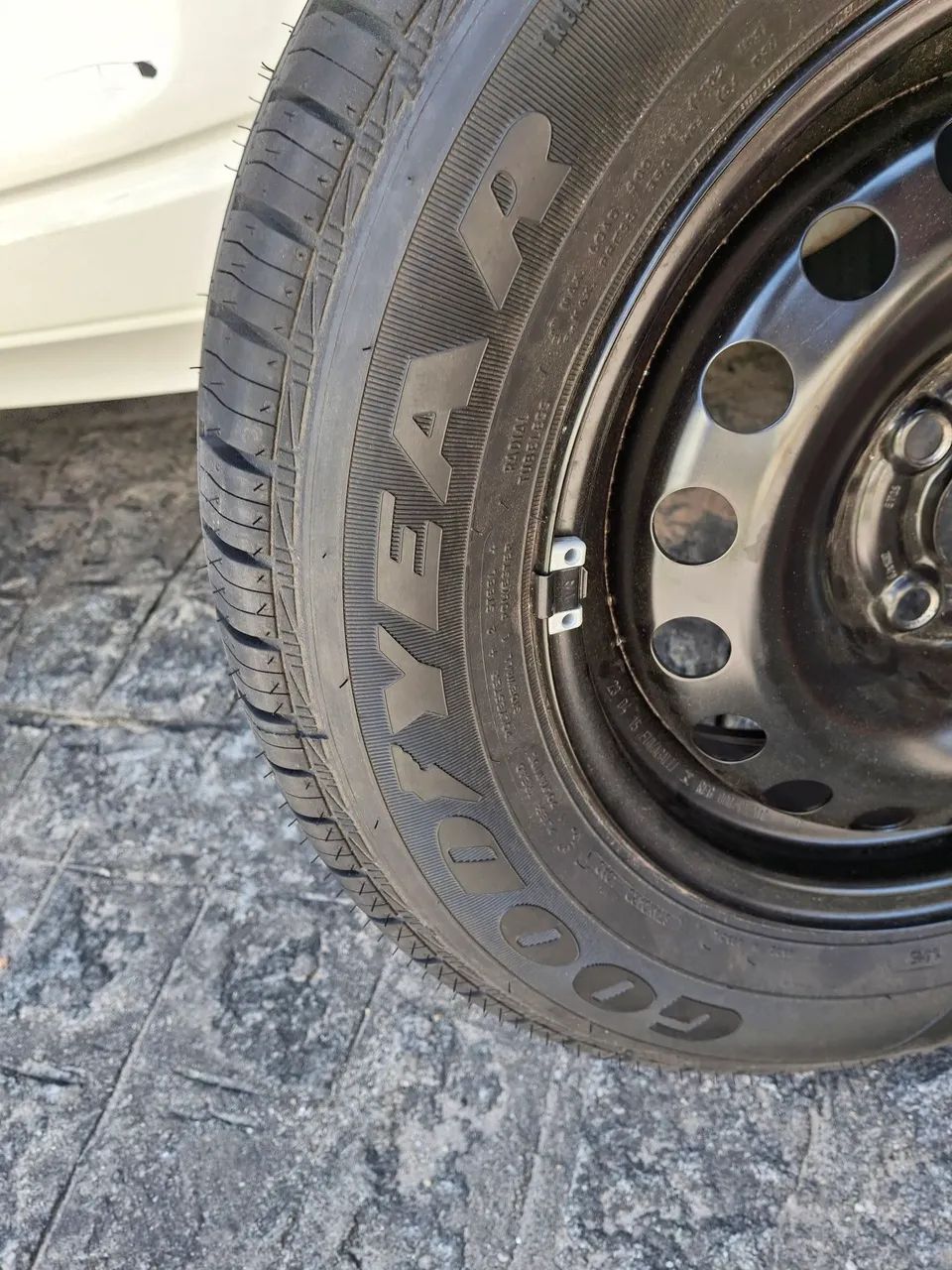Pneu 175 70 14 Goodyear somente o pneu - Foto 5