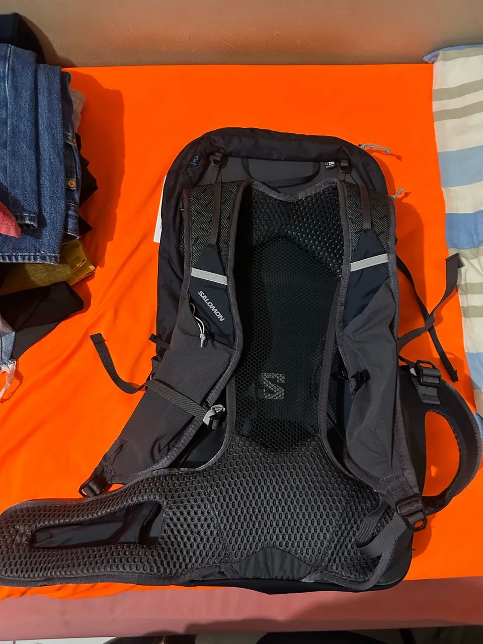 Mochila Salomon Aerotrek 30L - Foto 2