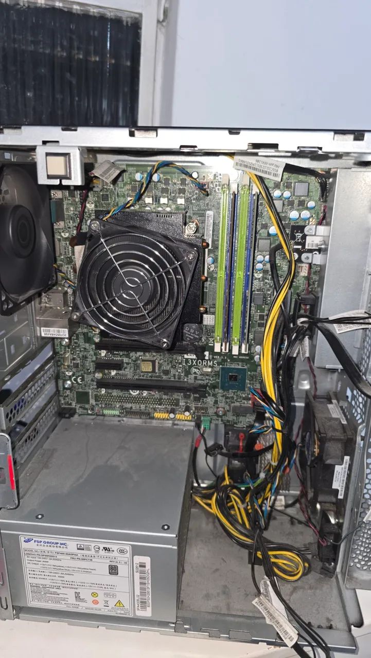 Workstation Lenovo P330 Xeon 32GB DDR4 - Foto 5