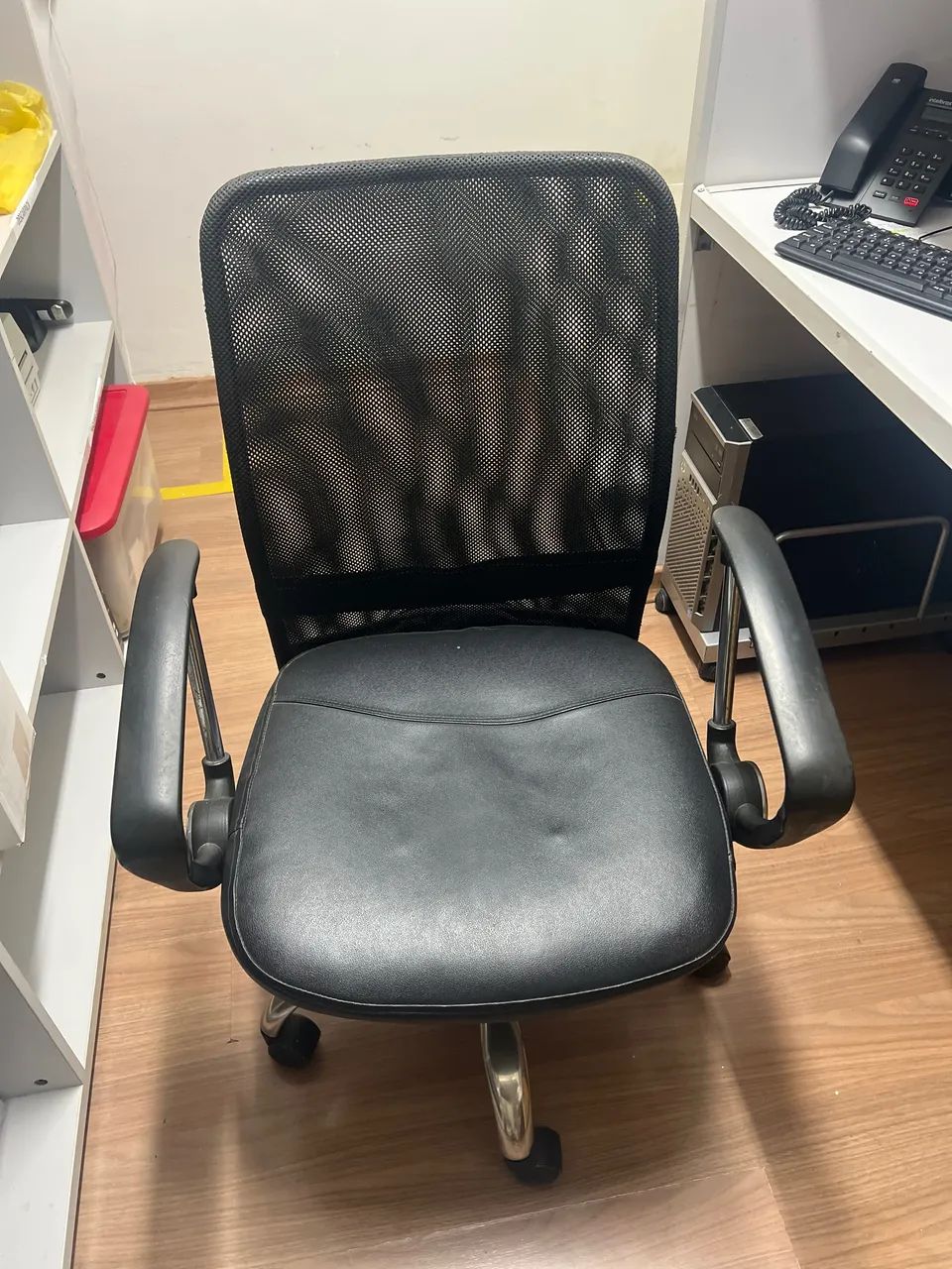 Lote com 9 Cadeiras de Escritório Variadas  - Foto 2