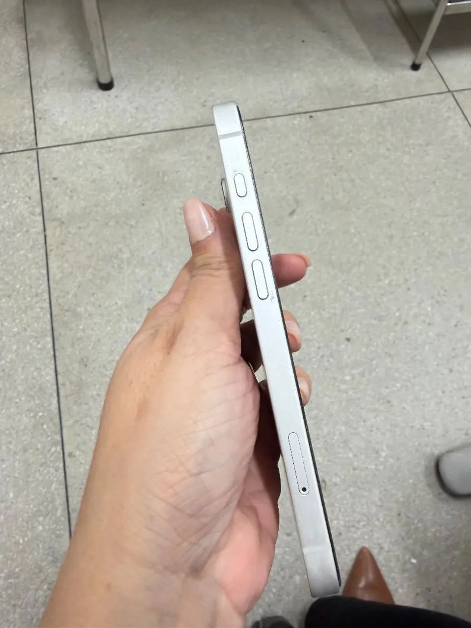 Iphone 16e Seminovo - Foto 2