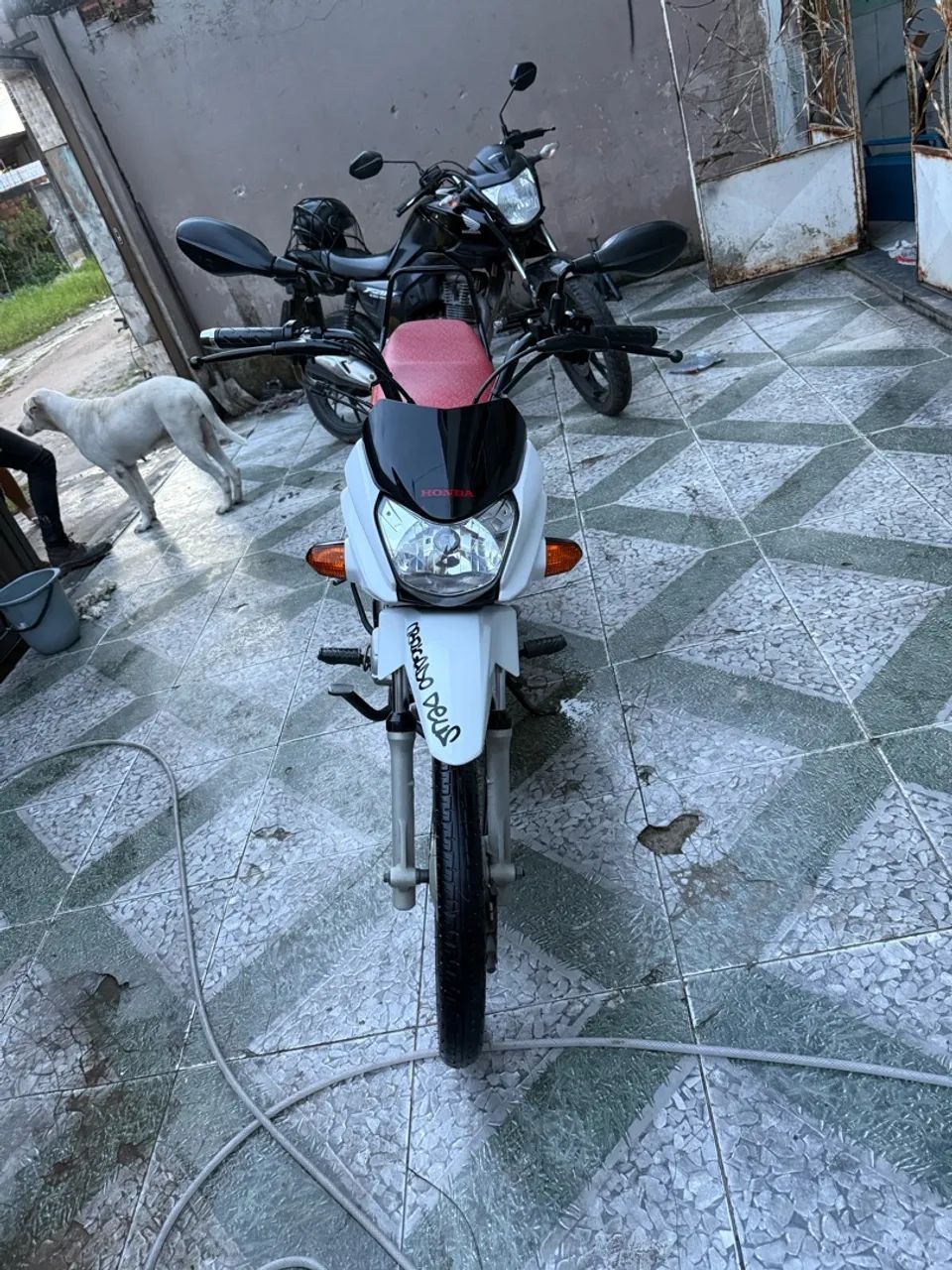 Pop 110 ano 2024 com 15.000 km 