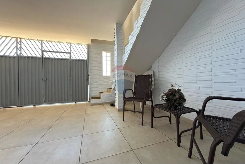 Casa ampla de dois pavimentos frente mar - Foto 4