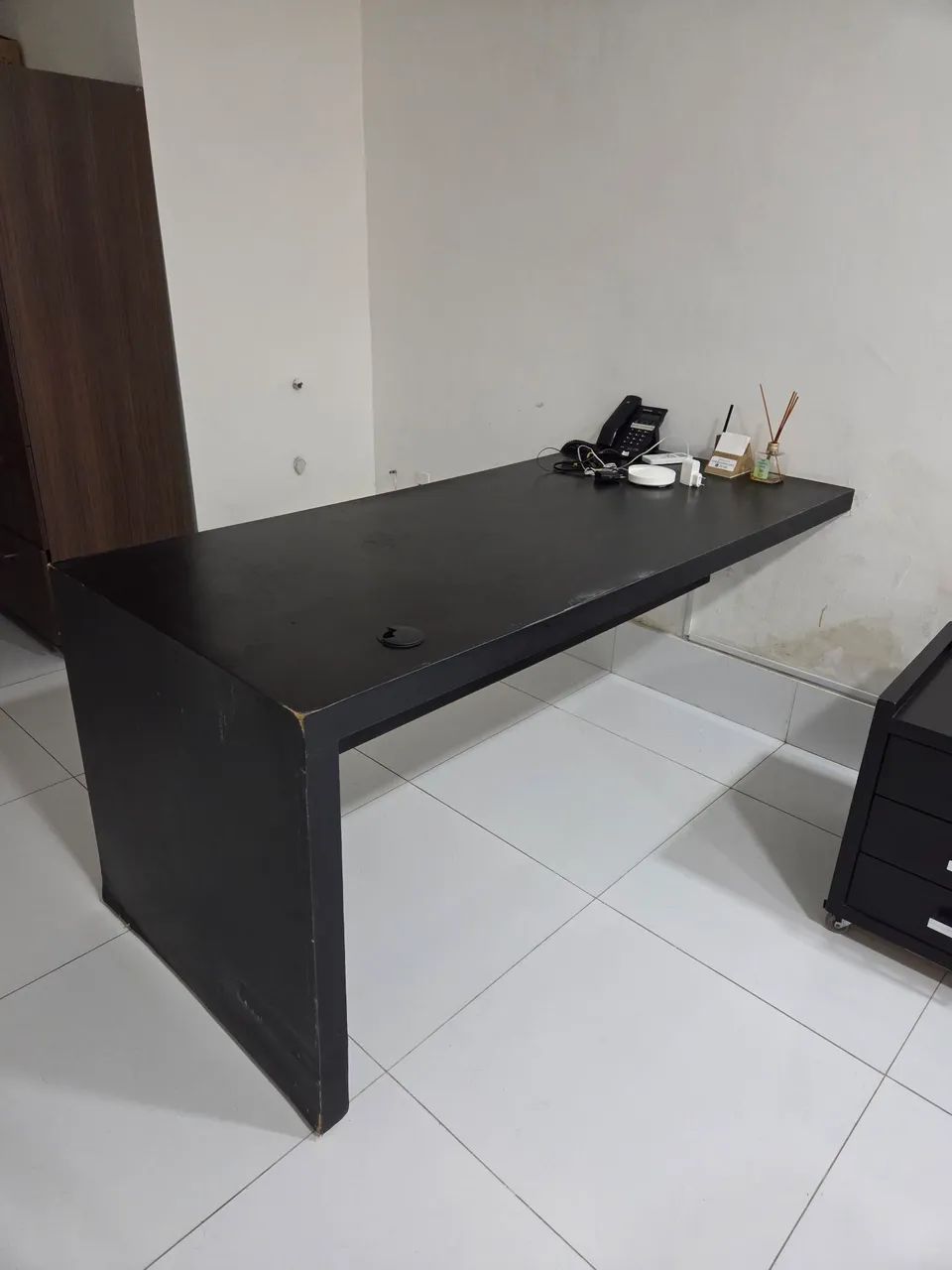 Mesa preta fixa na parede - Foto 2
