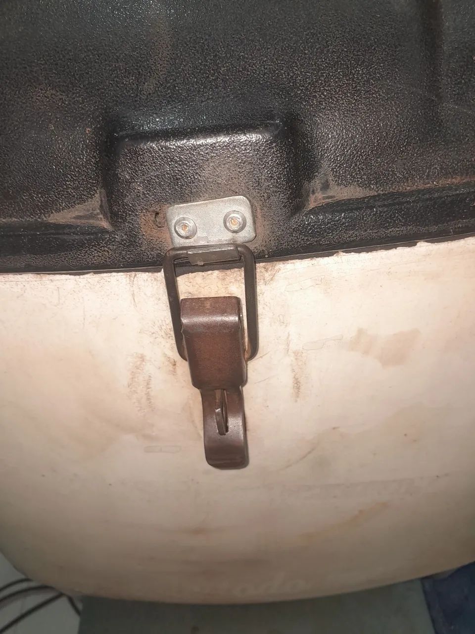 Vendo ou troco baú grande para moto.  - Foto 5