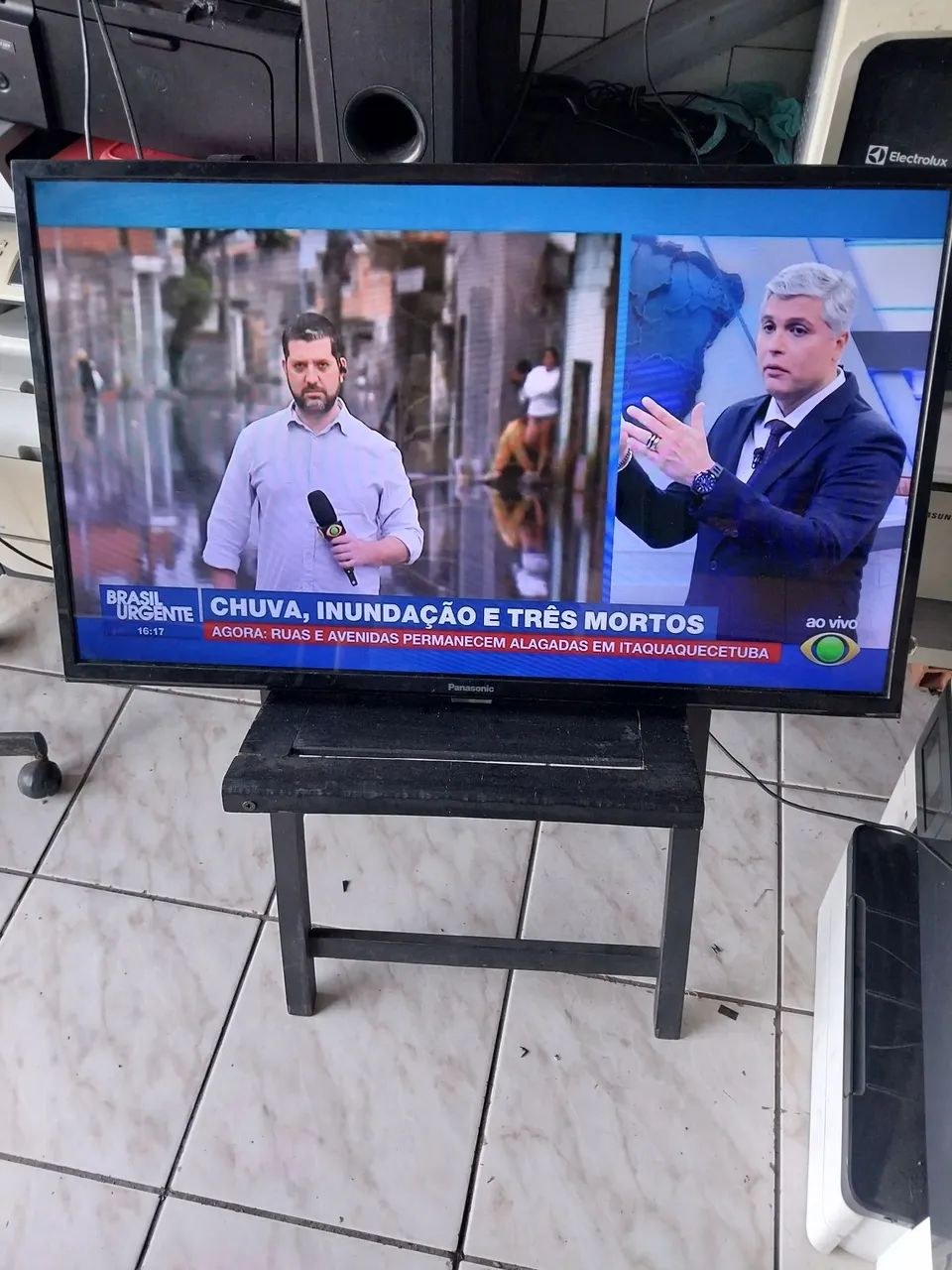 Vendo TV Panasonic Smart de 32 polegadas - Foto 2
