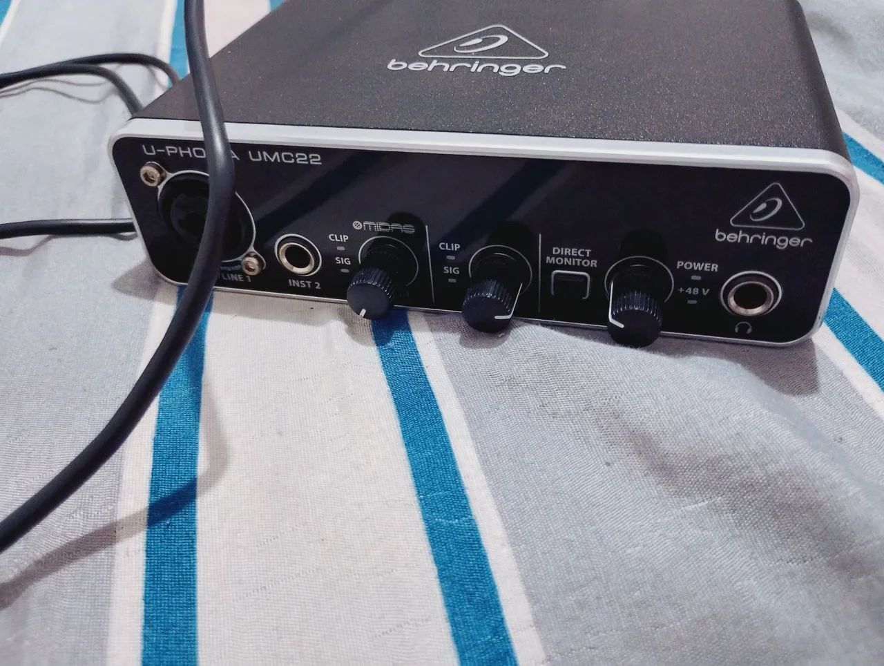 Interface de áudio behringer u phoria umc22 