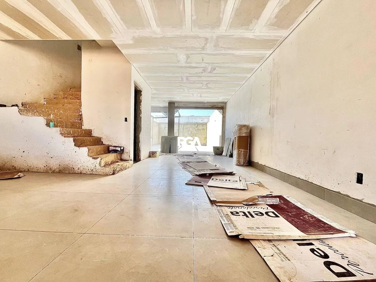 Casa Geminada 4 Quartos (1 Suíte com Closet)  156m² Construídos  252m² de Área Total  3 Va - Foto 2