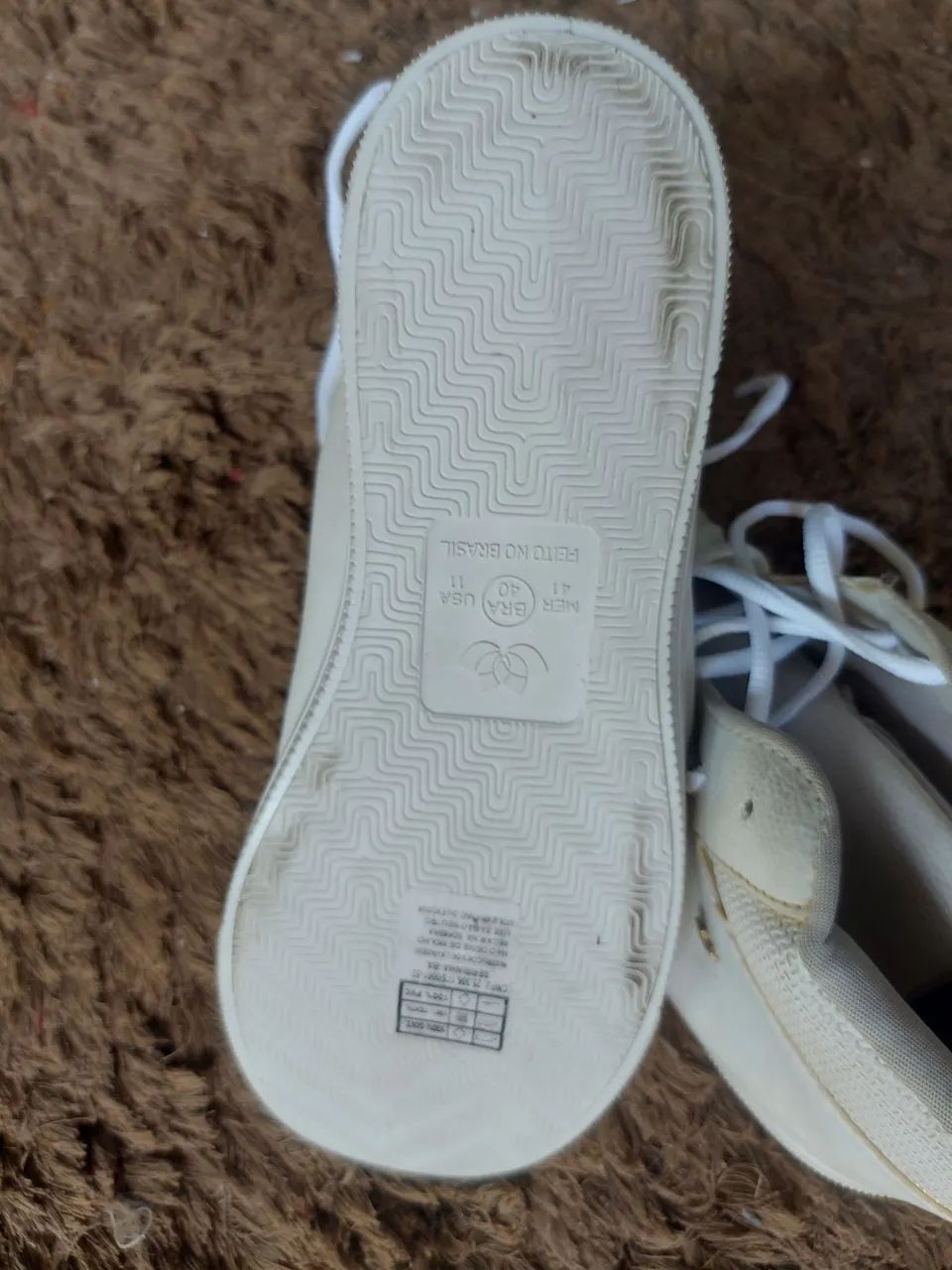 Lindo tênis branco tamanho 40 - Foto 3