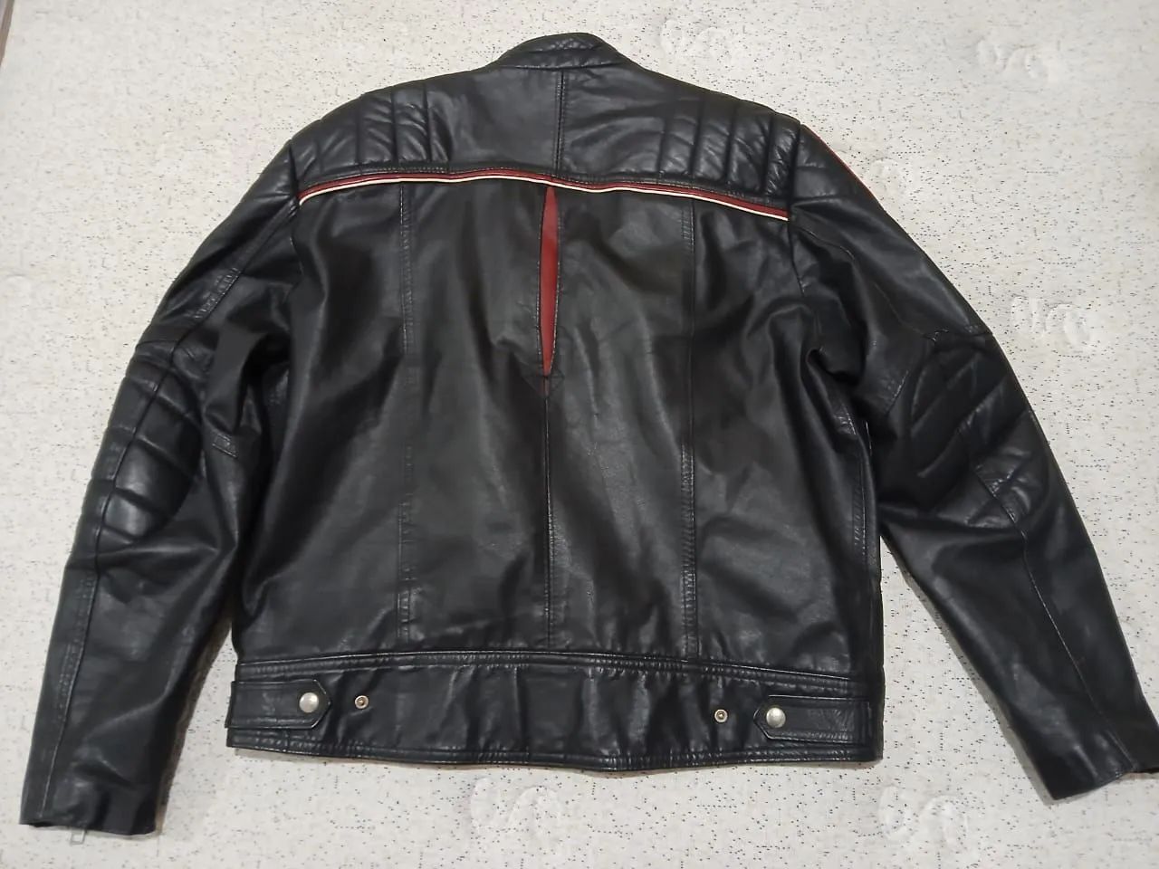 Vendo jaqueta de motoqueiro couro legítimo. - Foto 2