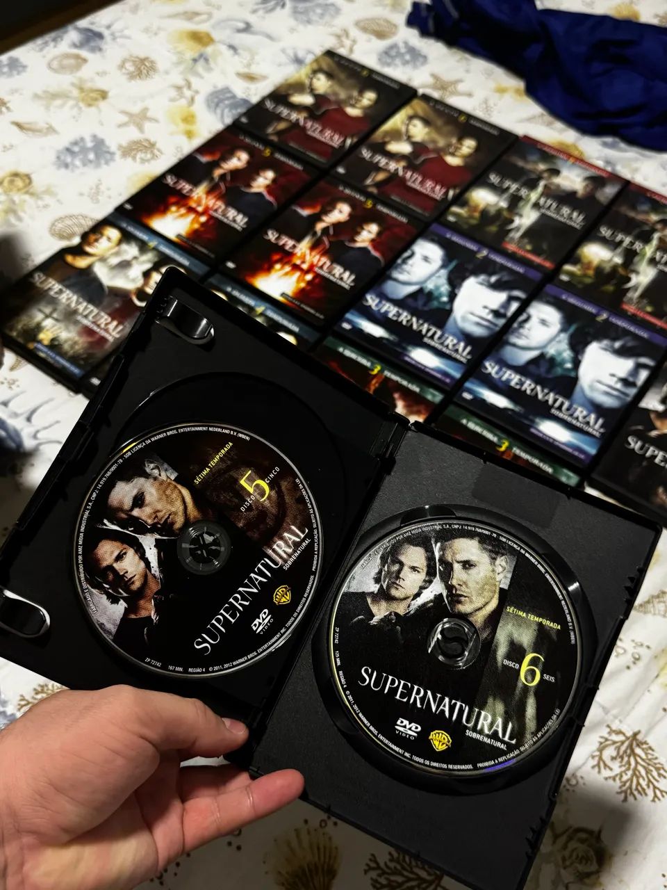 Box DVD supernatural (1-7temp) - Foto 3