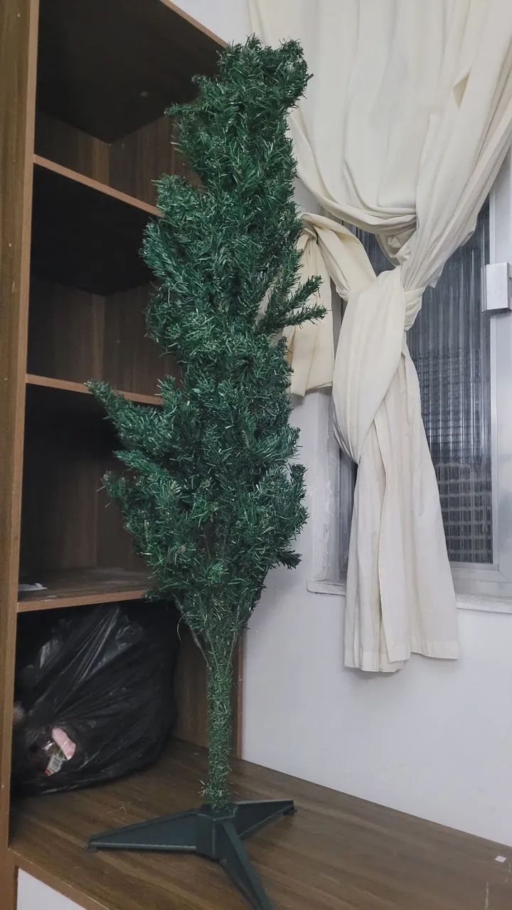 Árvore de natal e acessórios 